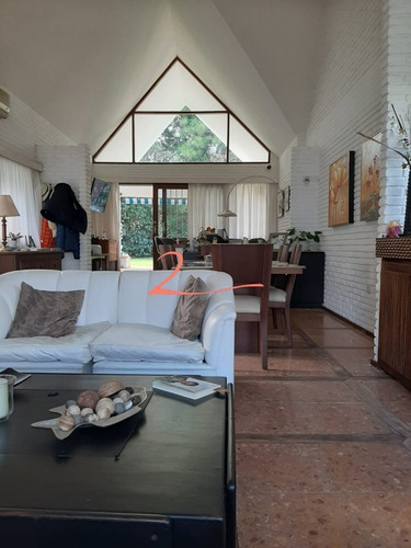 Casa En Venta En Excelente Estado De Conservaciòn - Ref: 3221