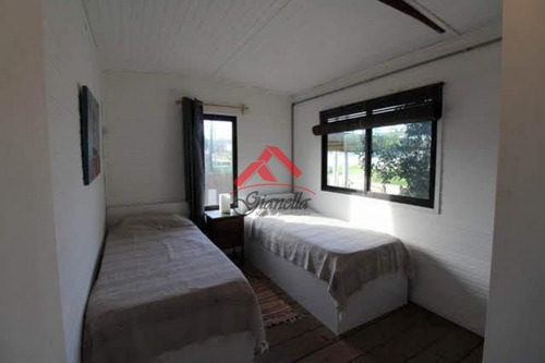 Venta De Casa En Punta Piedras, Manantiales.- Ref: 1631