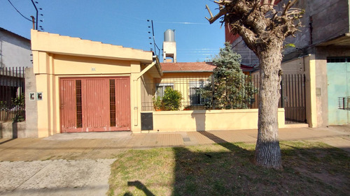 Venta De Casa Con Galpon