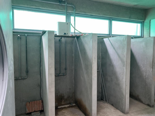 Excelente Establecimiento Industrial De Aproximadamente Unos 3000 M2 Cubiertos