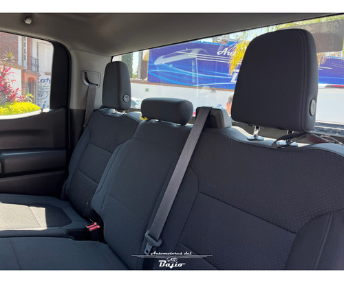 Chevrolet Silverado wt doble cabina 4.3