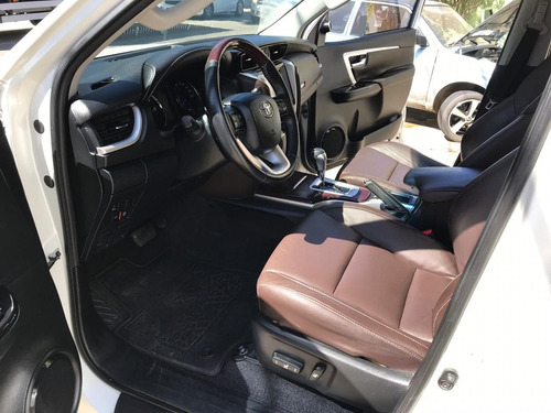Toyota Hilux Sw4 2.8 Srx 4x4 7 Lugares 16v Turbo