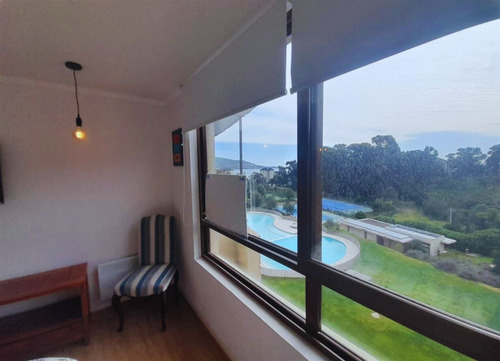Departamento En Venta De 4 Dorm. En Papudo
