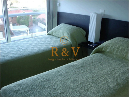Imagen 28 de 30 de Apartamento En Seasons Tower, Mansa, Punta Del Este, 2 Dormitorios.