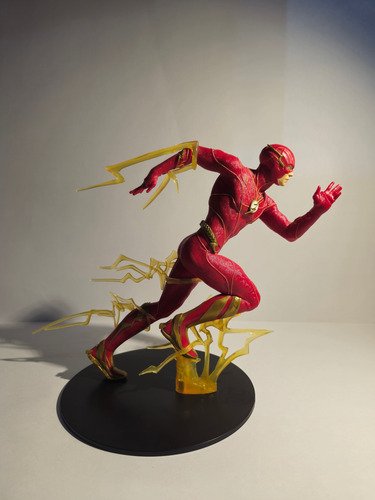 Estatua The Flash 2023 - The Flash Dc Multiverse Mcfarlane (Usado)