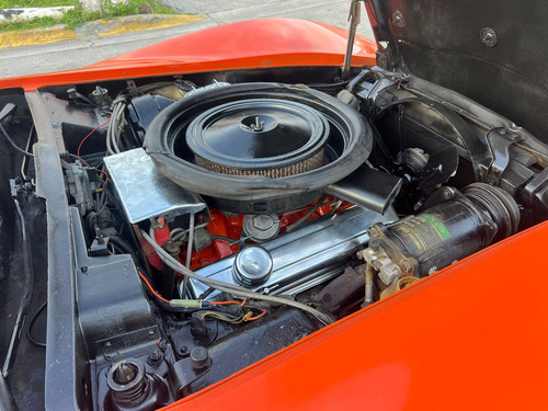 Chevrolet Corvette C3 1975, Automático, T-top, V8 5.700