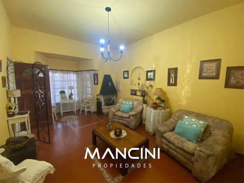 Casa En Venta De 4 Ambientes Con Cochera - Toma Propiedad En Parte De Pago - Villa Ballester