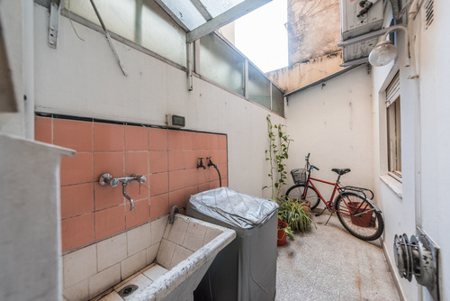 Imagen 6 de 22 de Mono Amb En Venta Colegiales Con Patio. Apto Prof