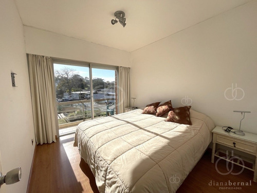 Imagen 10 de 15 de Apartamento En Venta En Primera Fila De Playa Mansa Con Parrillero Y Estufa A Leña