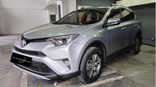 Toyota RAV4 2.0 Street