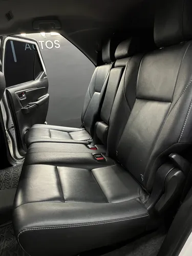 Toyota Fortuner 2.4 Srv