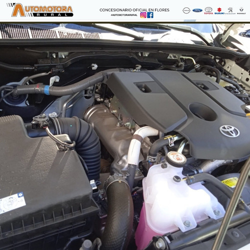 Imagen 12 de 25 de Toyota Hilux 2023 2.4 P.up T.diesel Dx 4x4