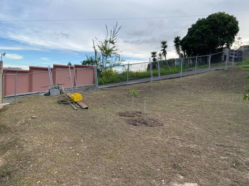 En Venta Parcela De Terreno De 1.998 M² En San Antonio De Los Altos. Urb. Altos De La Peña, Los Salías.