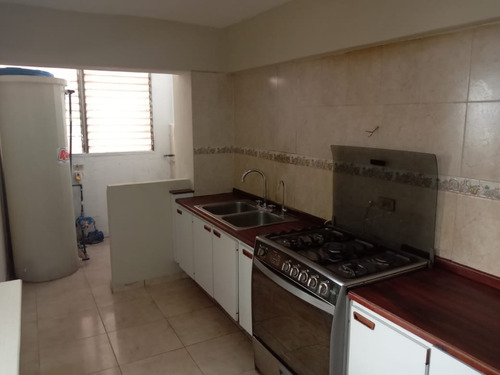 Vendo Espectacular Apartamento Centro De Maracay Gas Directo, Pozo Propio, 3h-2b-1pe  Maracay Aragua   022js