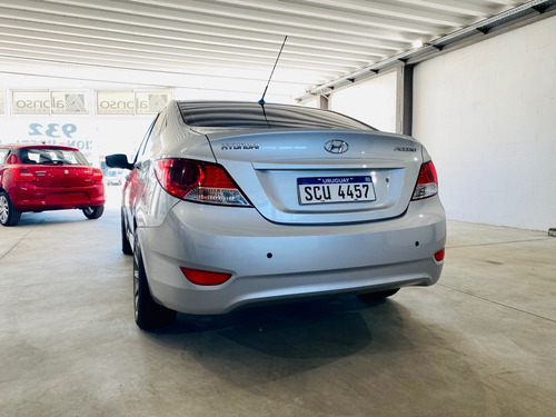 Imagen 4 de 10 de Hyundai Accent 1.4 Full