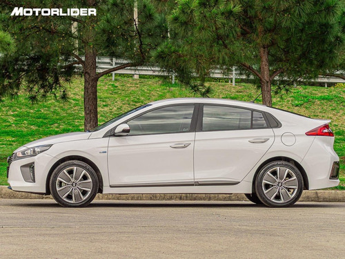 Imagen 2 de 25 de Hyundai Ioniq 1.6 Gdi Hibrido At | Permuta / Financia