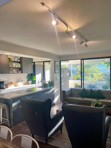 Único Y Hermoso Duplex De 4 Dormitorios Más Sala De Estar