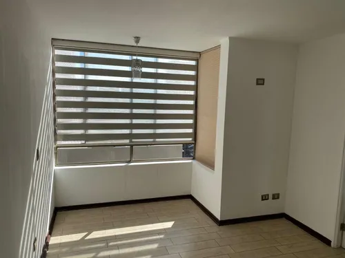 Departamento En Avda Brasil, En Buen Estado De Conservación