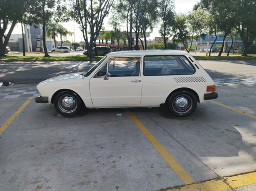 Imagen 2 de 14 de Volkswagen Brasilia 1981 Blanca