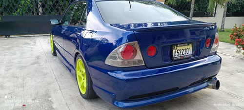 Imagen 8 de 15 de Toyota Altezza Sedan