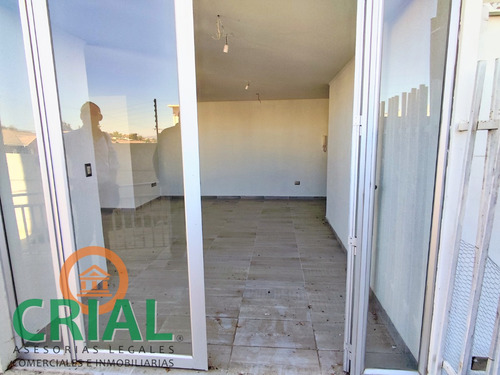 Amplio Local Comercial Nuevo 50 M2 Cond J De Valdivia Ii V.a