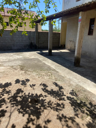 Casa De 2 Andares Com 4 Quartos.