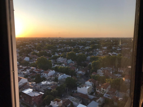 Imagen 1 de 12 de Departamento De 1 Amb Amplio Con Balcon. Excelente Vista.