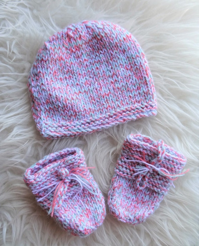 Gorro + Escarpines Tejidos De Lana Bebe