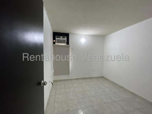 Apartamento En Alquiler En Urbanización Privada Narayola La Morita Amoblado Piso Bajo Listo Para Mudarse Nela 25-17684
