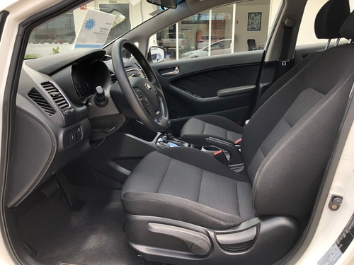 Imagen 9 de 15 de Kia Forte Lx 2.0