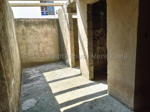 Casa En Venta En Sector La Ensenada Primer Piso Cuenta Dos Habitaciones; Una Principal Con Baño Y Vestier, Y La Segunda Habitación Con Baño Gabriela C.