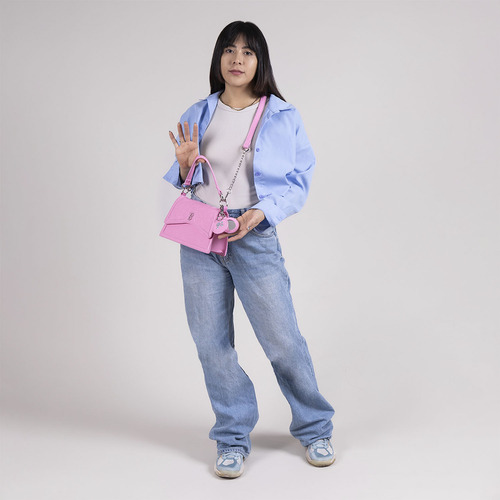 Bolso Baguette Barbie Gorett Color Rosa Patricya Br25073-p Acabado De Los Herrajes Níquel Diseño De La Tela Liso