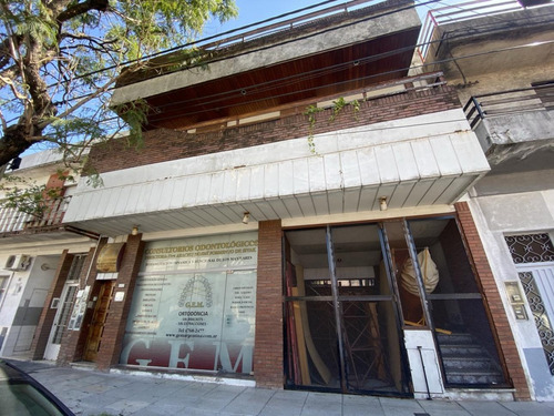 Local De 120 Mts2 + Departamento De 4 Ambientes + 2 Cocheras