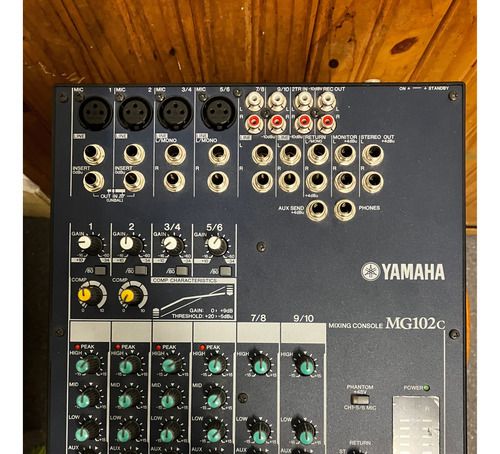Consola Yamaha Mg102c