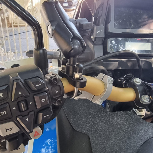 Imagen 9 de 9 de Base Montaje Gopro Tipo Ram Moto Soporte Camara Osmo