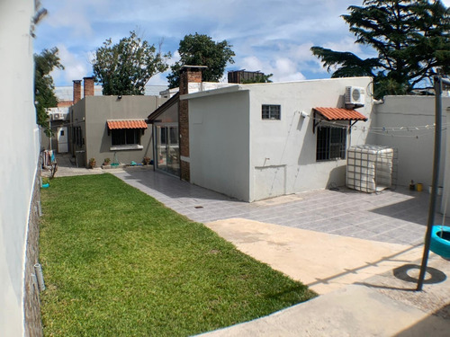 Excelente Casa De 3 Dormitorios Y 2 Baños