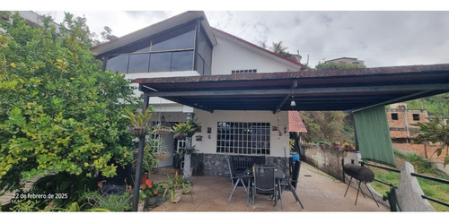 Casa En Venta En Urb Los Teques Country Club