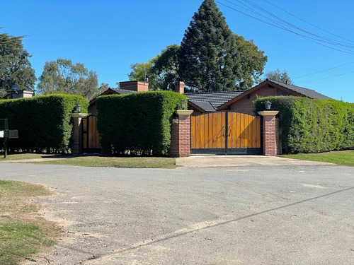 Hermosa Casa En Venta. Loma Verde.