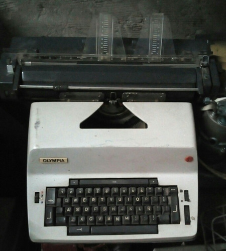Maquina De Escribir Electrica Olympia