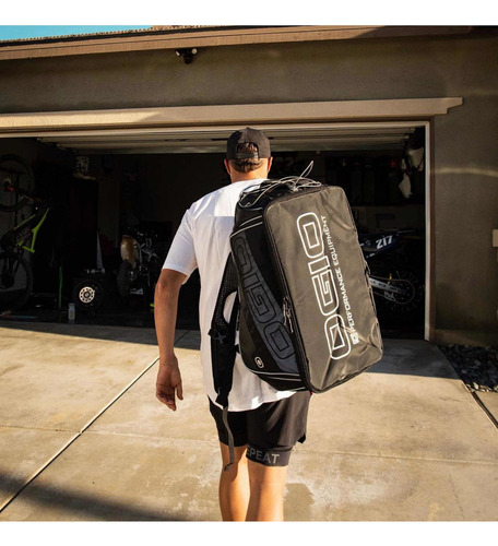 Maletin Duffel Ogio Gravity Triatlon Gym Especializado Color Negro