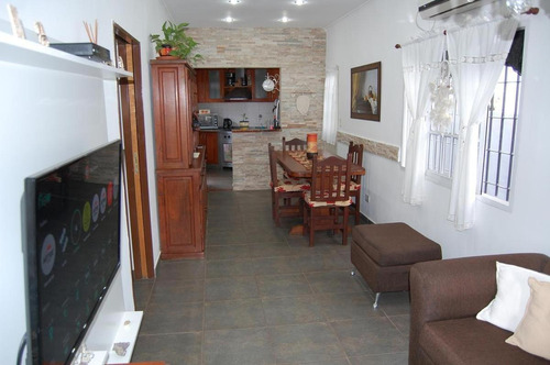 Imagen 3 de 9 de Casa 3 Ambientes Con Cochera
