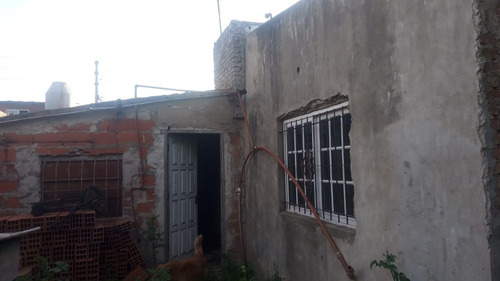 Casa En Venta - 5 Dormitorios 3 Baños - 230mts2 - Longchamps