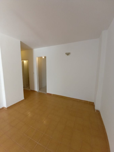 Imagen 6 de 11 de Departamento En Venta En Abasto