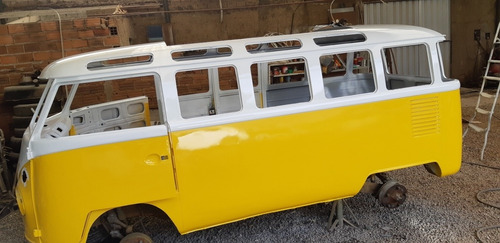 Imagem 1 de 13 de Volkswagen Kombi Corujinha