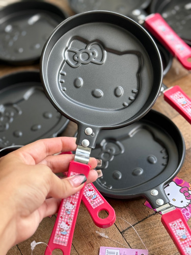 Mini Panquequera De Teflon De Hello Kitty Rosa