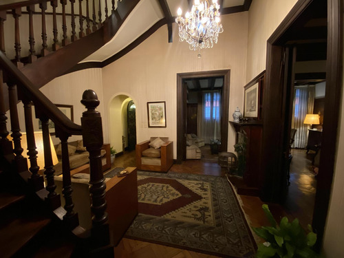 Casa En Pleno Casco Historico De San Isidro