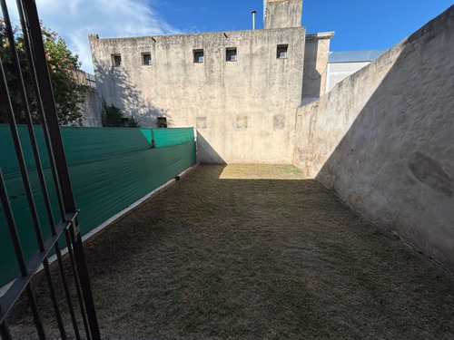 Villa Allende Centro, Alquiler Dúplex Dos Dormitorios, Con Cochera