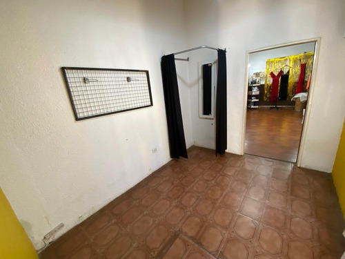 Imagen 14 de 18 de Hermoso Chalet En Zona Comercial