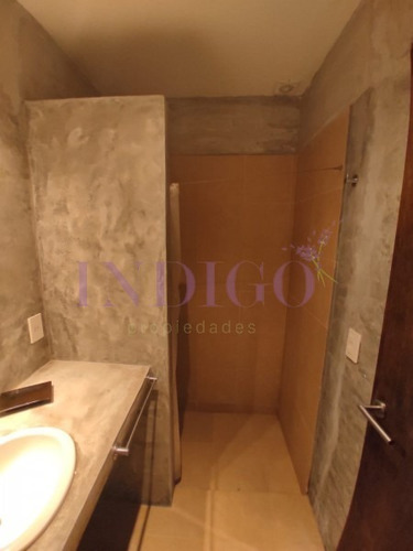 Muy Buena Casa En Alquiler A Pasitos Del Agua En Montoya, 5 Dormitorios .- Ref: 208