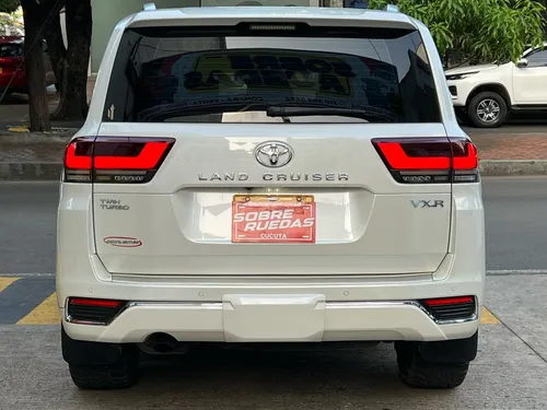 Toyota Land Cruiser 300 Vx-r 3.4l Gasolina 4x4 At 2022